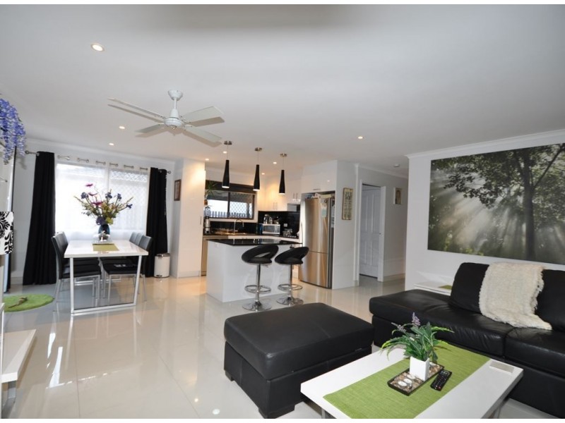 113 Bamboo Avenue, Benowa QLD 4217