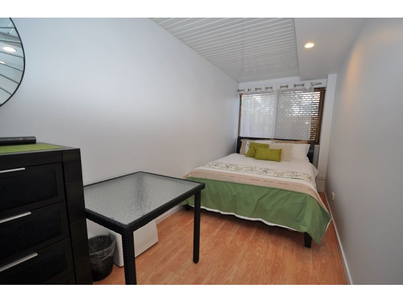 113 Bamboo Avenue, Benowa QLD 4217