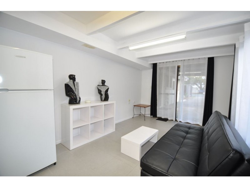 113 Bamboo Avenue, Benowa QLD 4217