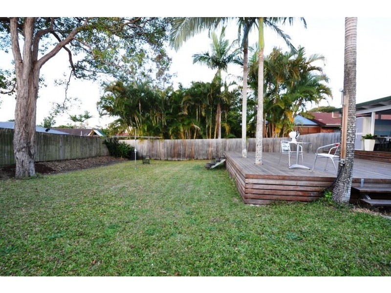 113 Bamboo Avenue, Benowa QLD 4217