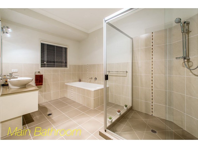 12 Culgoora Crescent, Reedy Creek QLD 4227