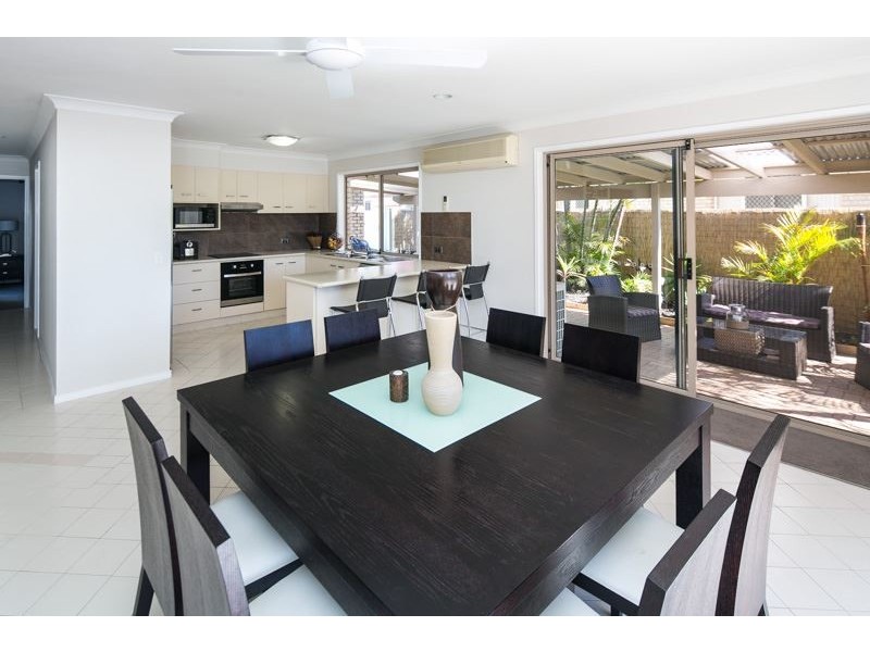 11 Saltbreeze Court, Runaway Bay QLD 4216