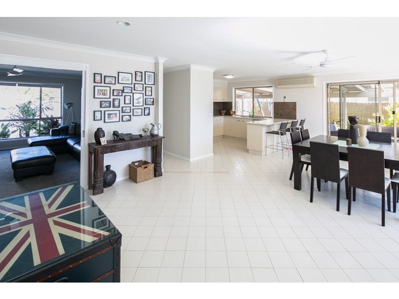 11 Saltbreeze Court, Runaway Bay QLD 4216