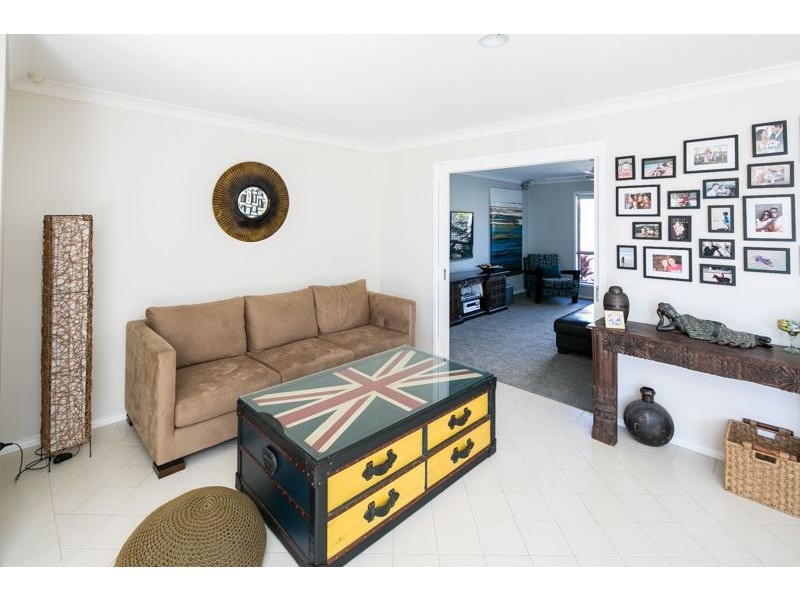 11 Saltbreeze Court, Runaway Bay QLD 4216