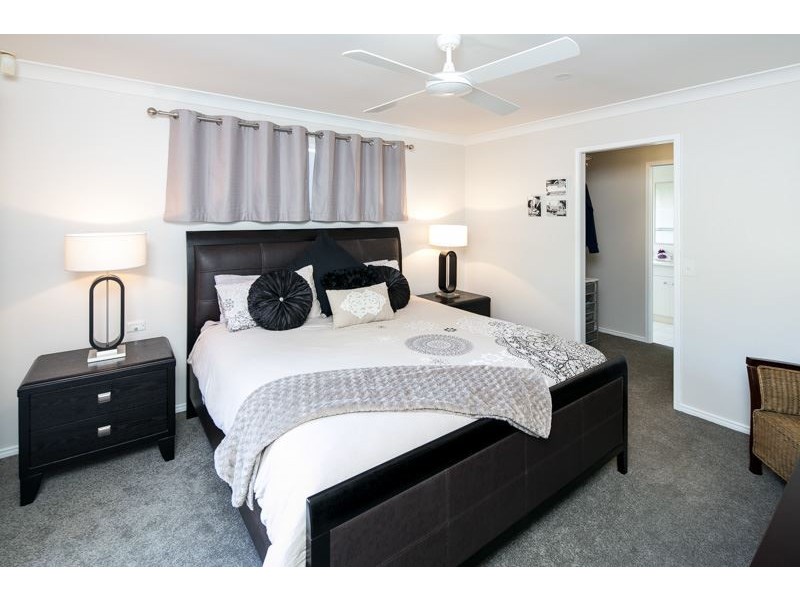 11 Saltbreeze Court, Runaway Bay QLD 4216