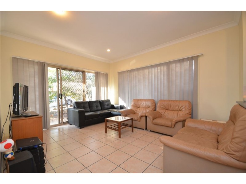 7 Mulgrave Crescent, Varsity Lakes QLD 4227