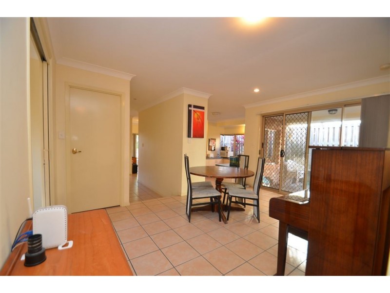 7 Mulgrave Crescent, Varsity Lakes QLD 4227