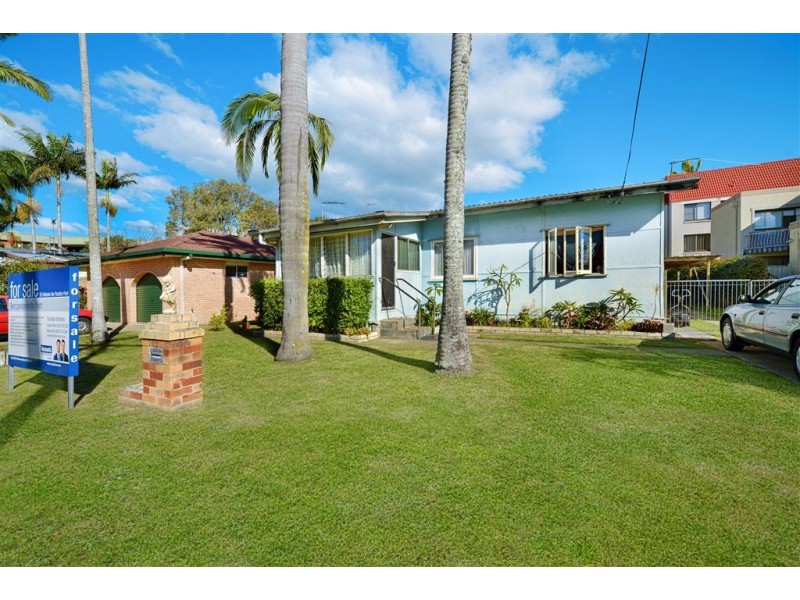 50 Falkinder Avenue, Paradise Point QLD 4216