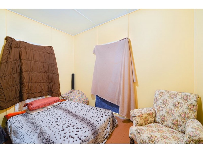 50 Falkinder Avenue, Paradise Point QLD 4216