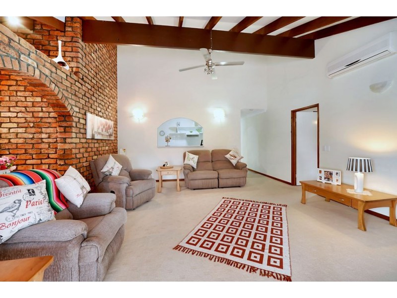 13/99 Sunshine Blvd, Mermaid Waters QLD 4218