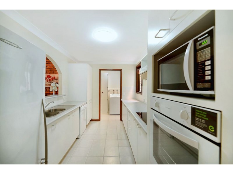 13/99 Sunshine Blvd, Mermaid Waters QLD 4218