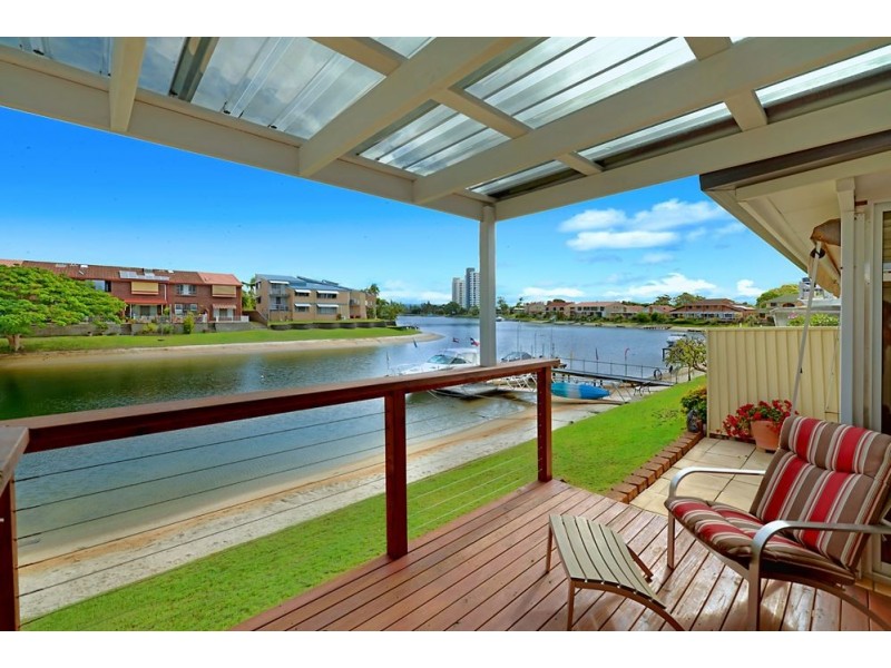 13/99 Sunshine Blvd, Mermaid Waters QLD 4218