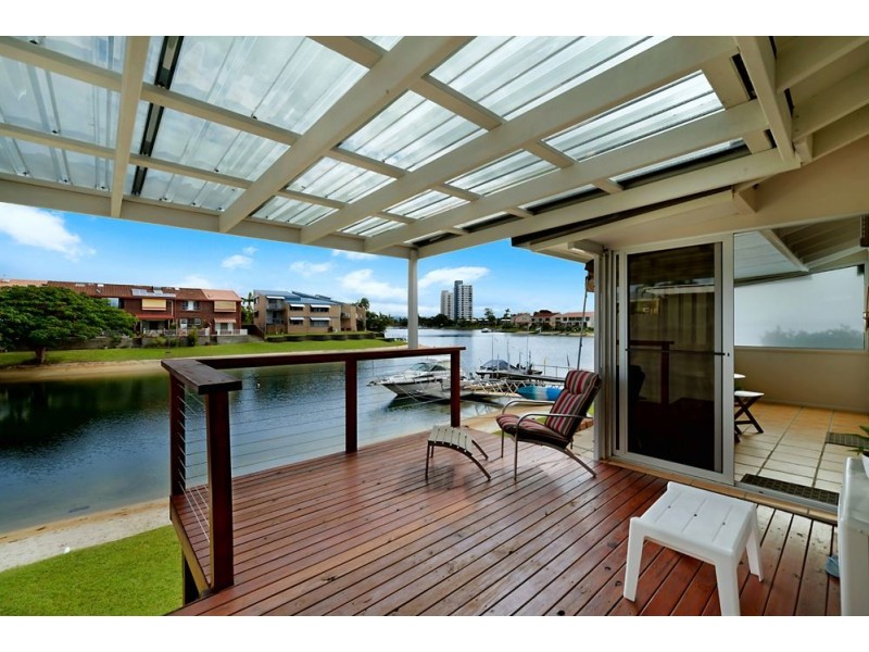 13/99 Sunshine Blvd, Mermaid Waters QLD 4218
