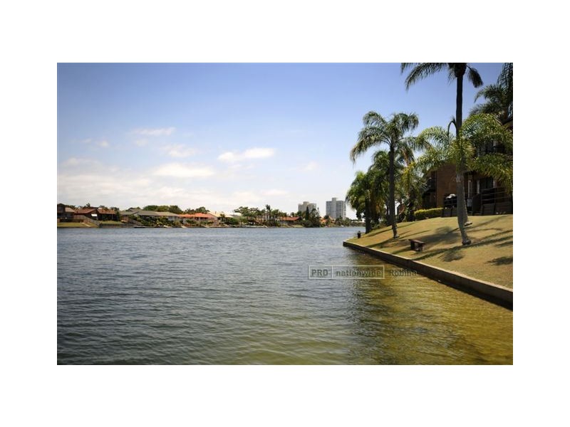 17 Duet Drive, Mermaid Waters QLD 4218