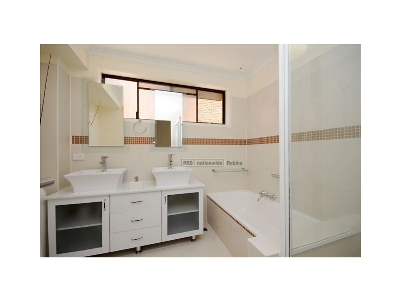 17 Duet Drive, Mermaid Waters QLD 4218