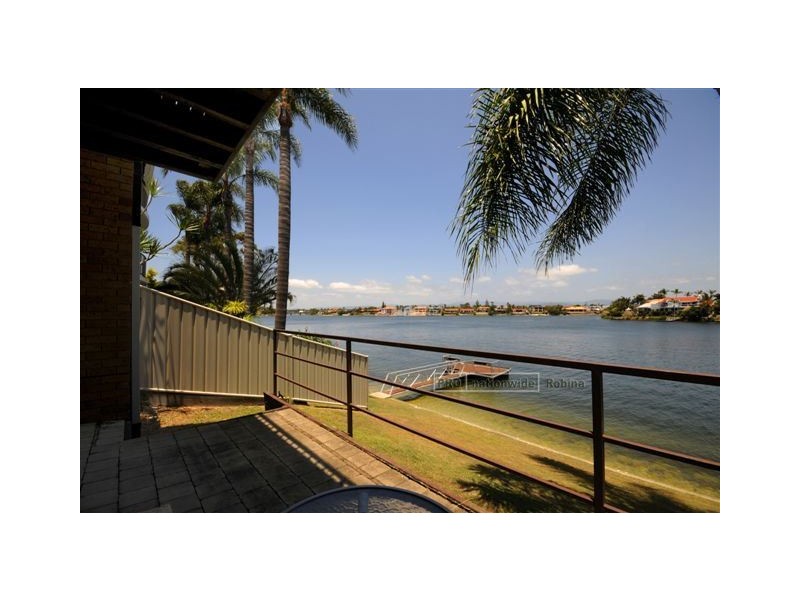 17 Duet Drive, Mermaid Waters QLD 4218