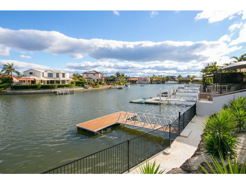 24 Pebble Beach Drive, Runaway Bay QLD 4216