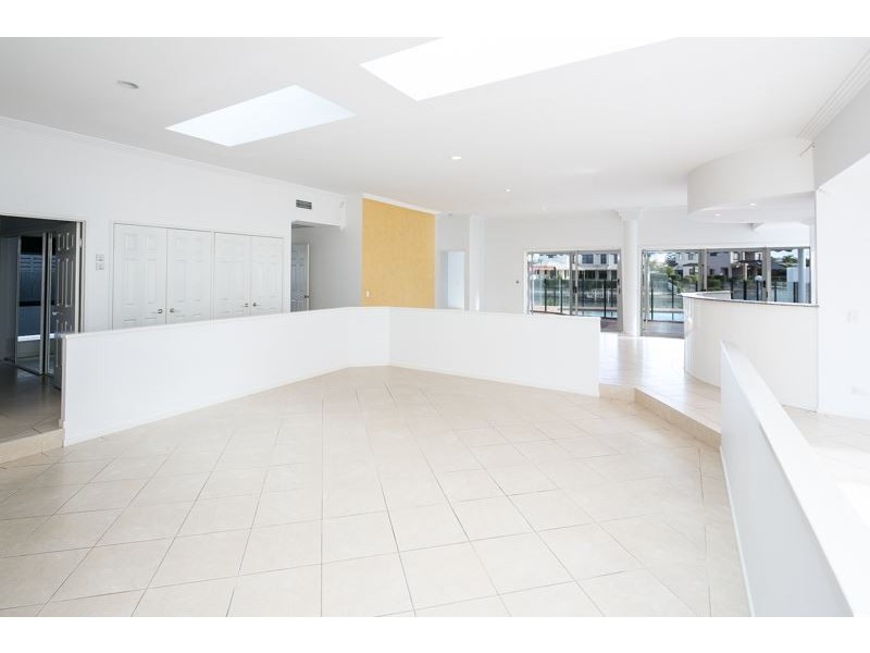 24 Pebble Beach Drive, Runaway Bay QLD 4216