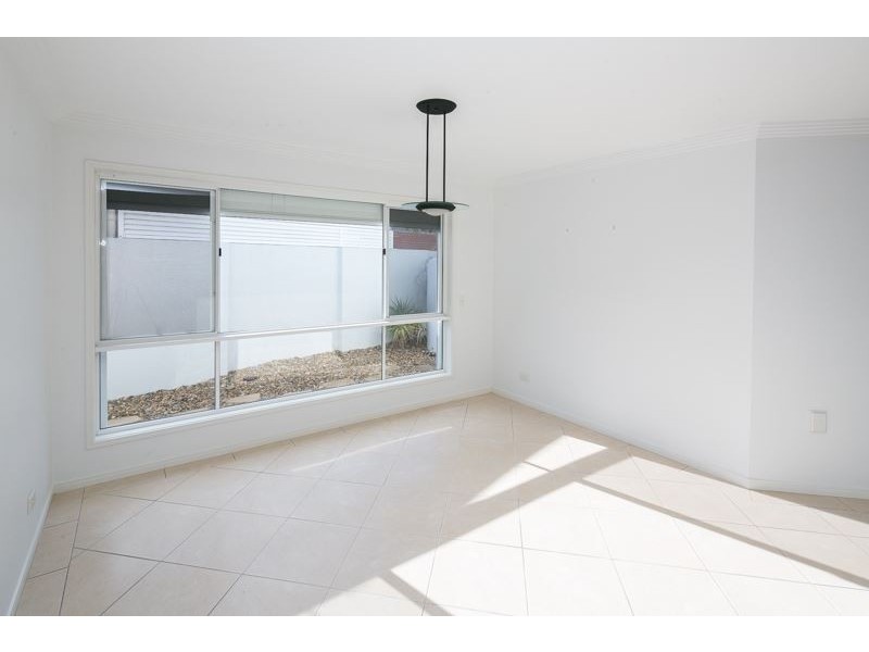 24 Pebble Beach Drive, Runaway Bay QLD 4216