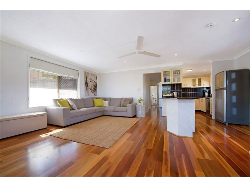 25 Watford Crescent, Molendinar QLD 4214