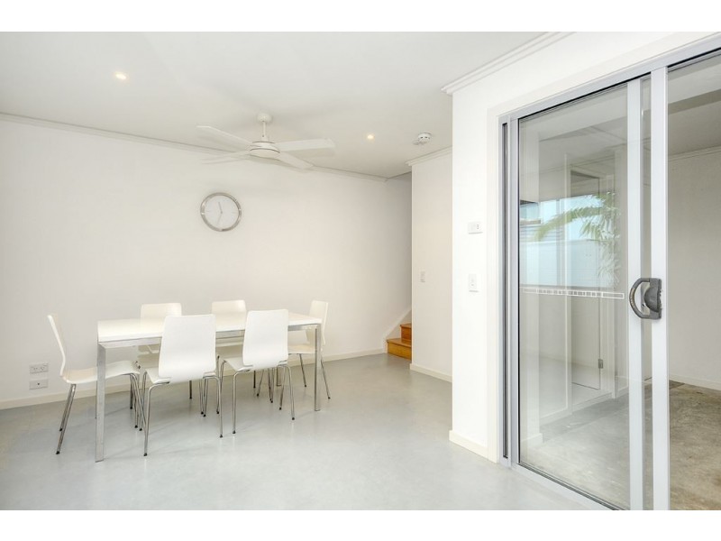 1/30 Redondo Avenue, Miami QLD 4220