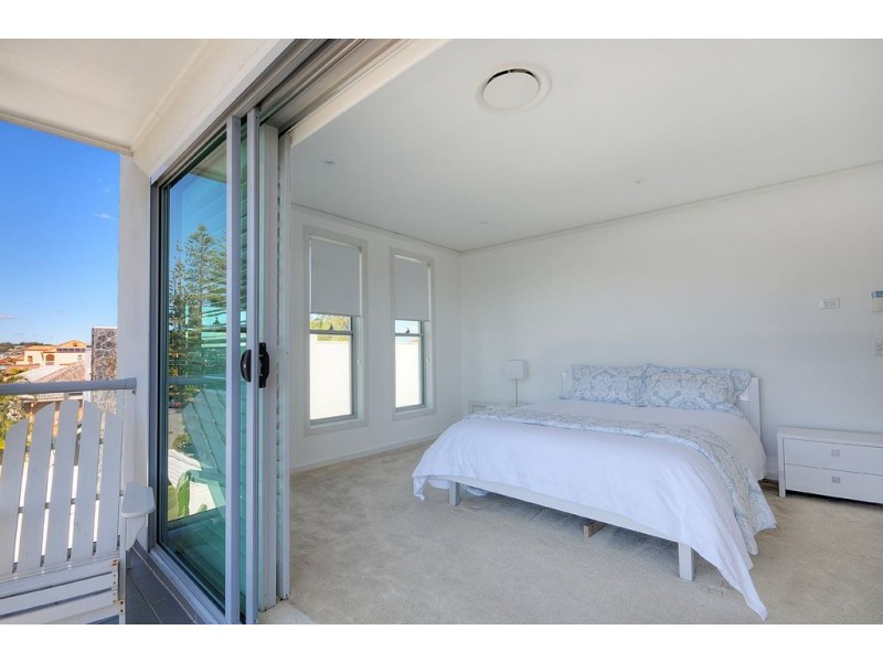 1/30 Redondo Avenue, Miami QLD 4220