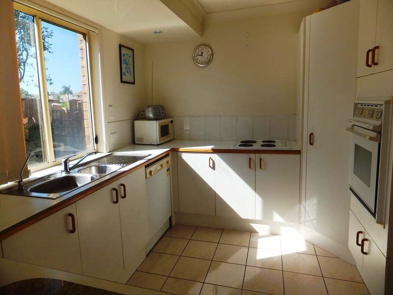 16 Seafoam Close, Varsity Lakes QLD 4227