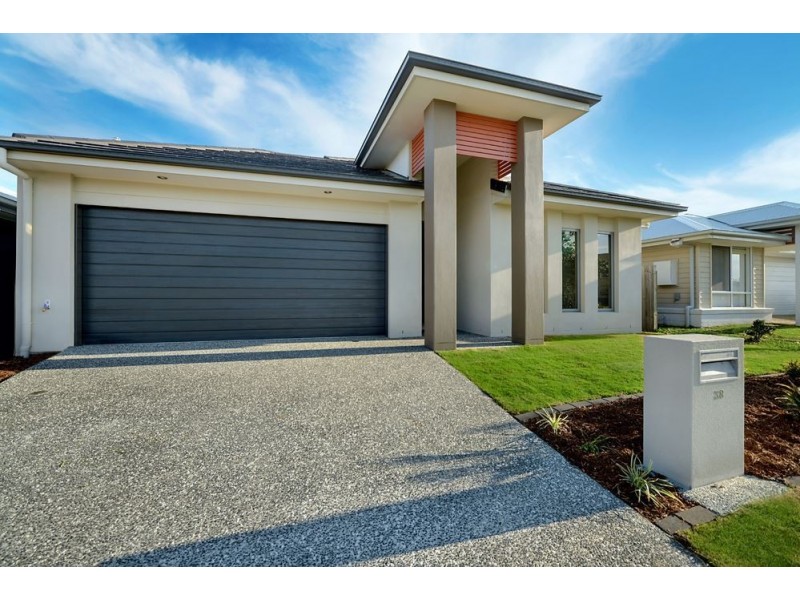 38 Azure Way, Hope Island QLD 4212