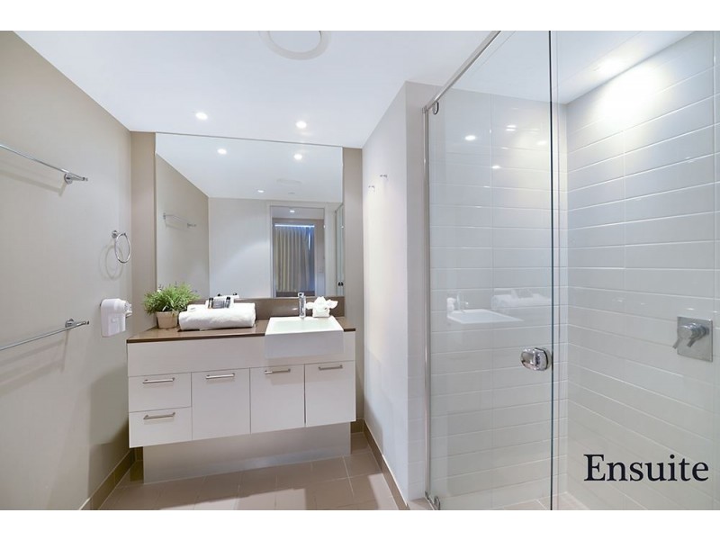 18 Enderley Ave, Surfers Paradise QLD 4217