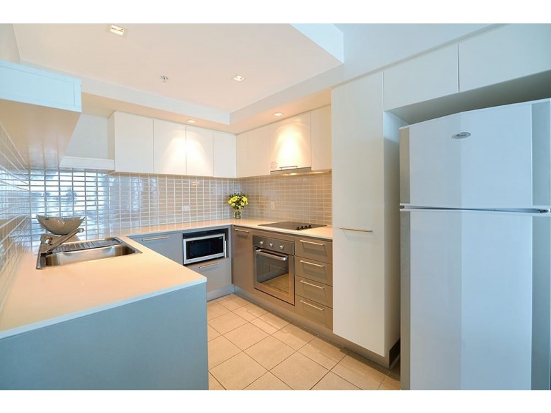 18 Enderley Ave, Surfers Paradise QLD 4217