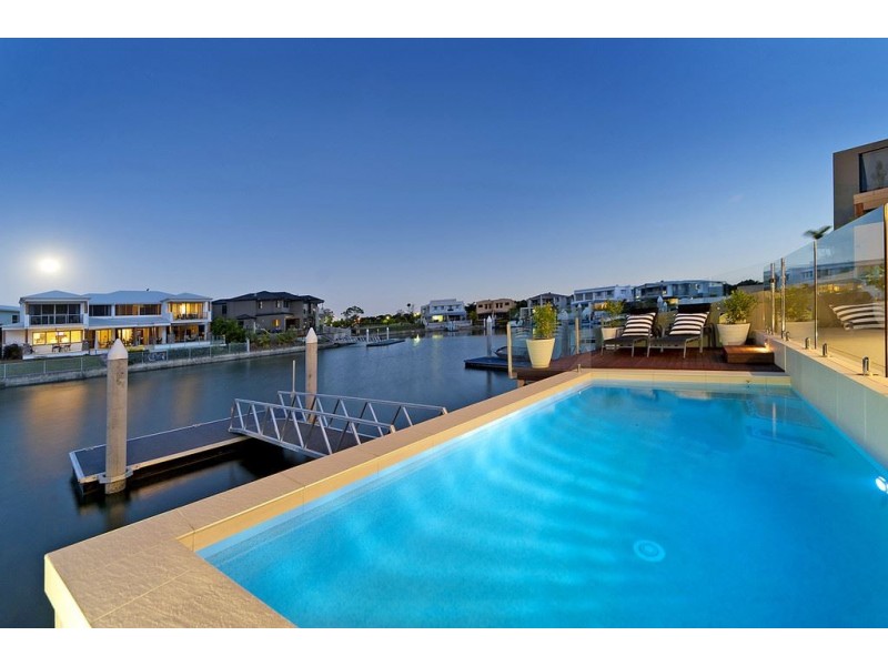 2/43 Compass Drive, Biggera Waters QLD 4216