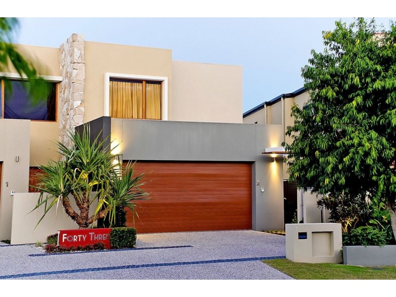 2/43 Compass Drive, Biggera Waters QLD 4216