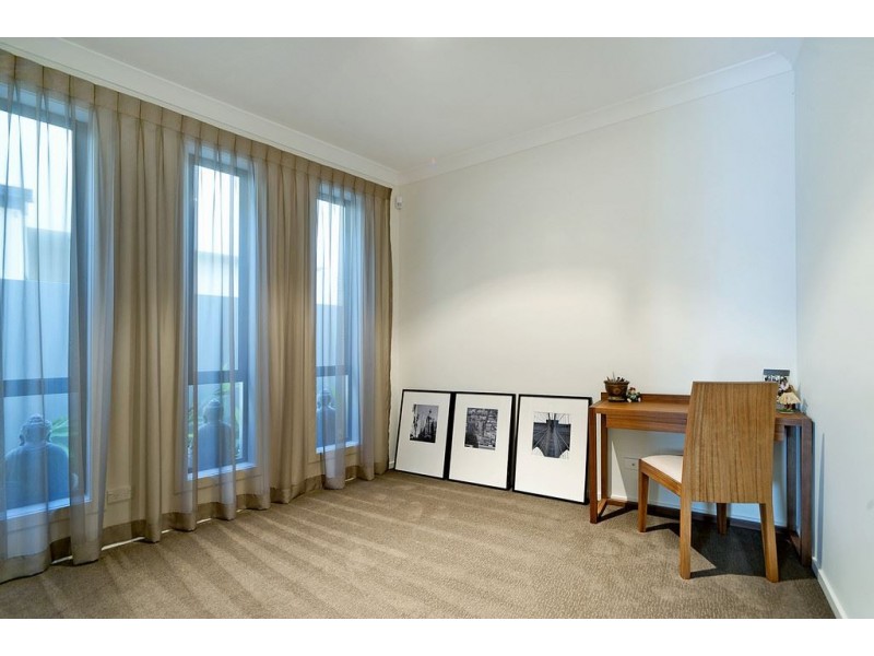 2/43 Compass Drive, Biggera Waters QLD 4216