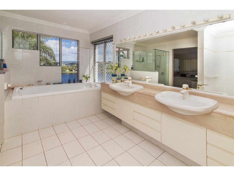 35/40 Cotlew Street, Southport QLD 4215