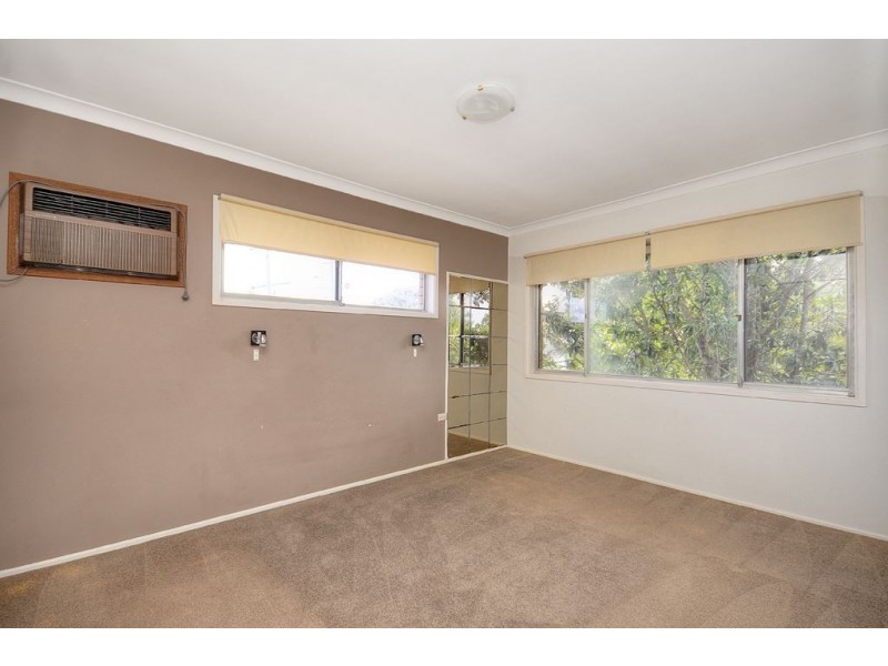 160 Monaco Street, Broadbeach Waters QLD 4218