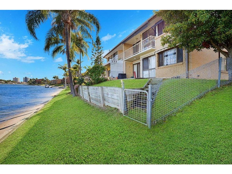 45 Duet Drive, Mermaid Waters QLD 4218