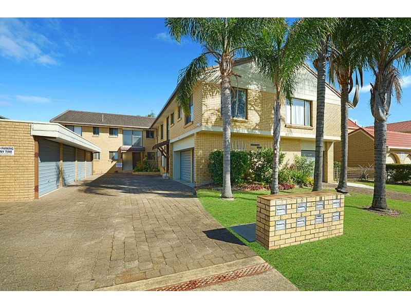 45 Duet Drive, Mermaid Waters QLD 4218