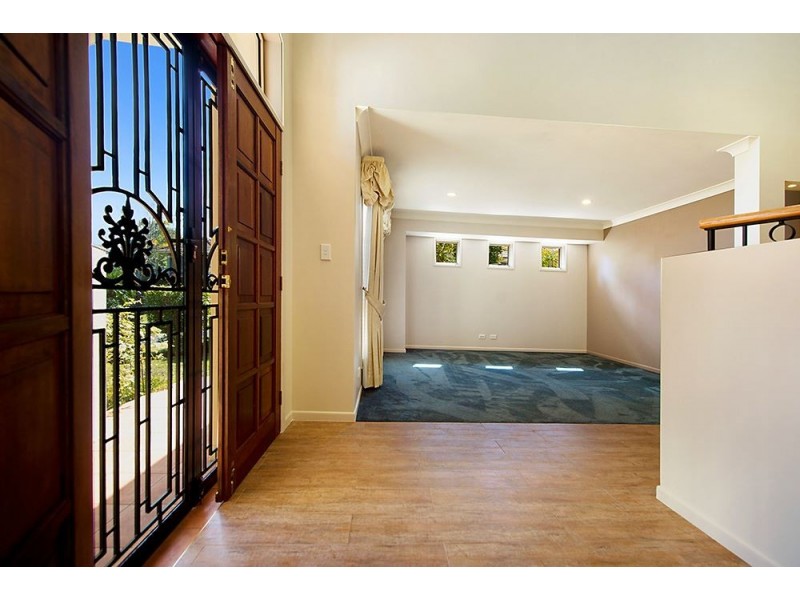 12 Riverwood Drive, Ashmore QLD 4214