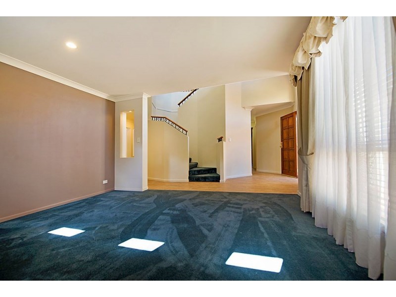 12 Riverwood Drive, Ashmore QLD 4214