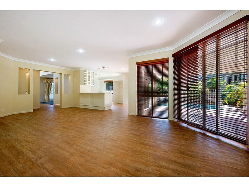 12 Riverwood Drive, Ashmore QLD 4214