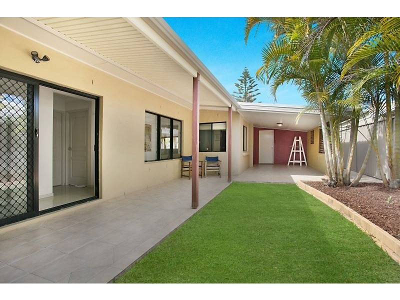 27 Brindisi Avenue, Isle Of Capri QLD 4217