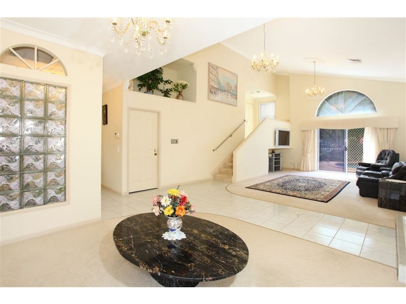 32 Banff Court, Robina QLD 4226