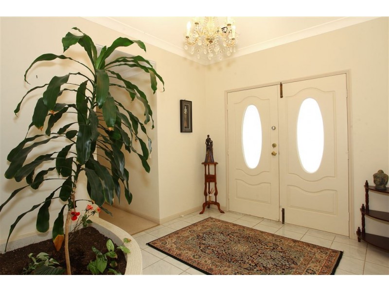 32 Banff Court, Robina QLD 4226