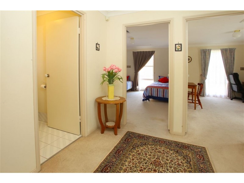 32 Banff Court, Robina QLD 4226