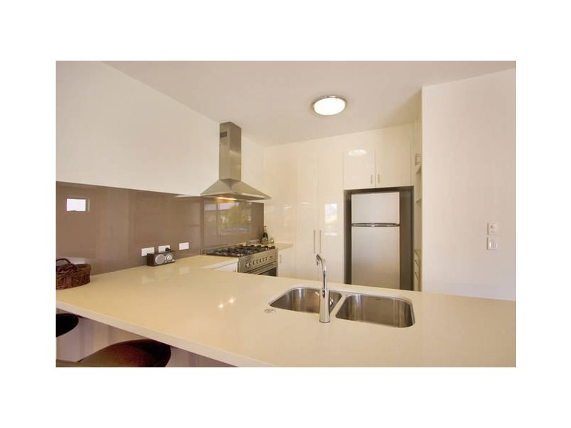 9 Iridium Drive, Hope Island QLD 4212