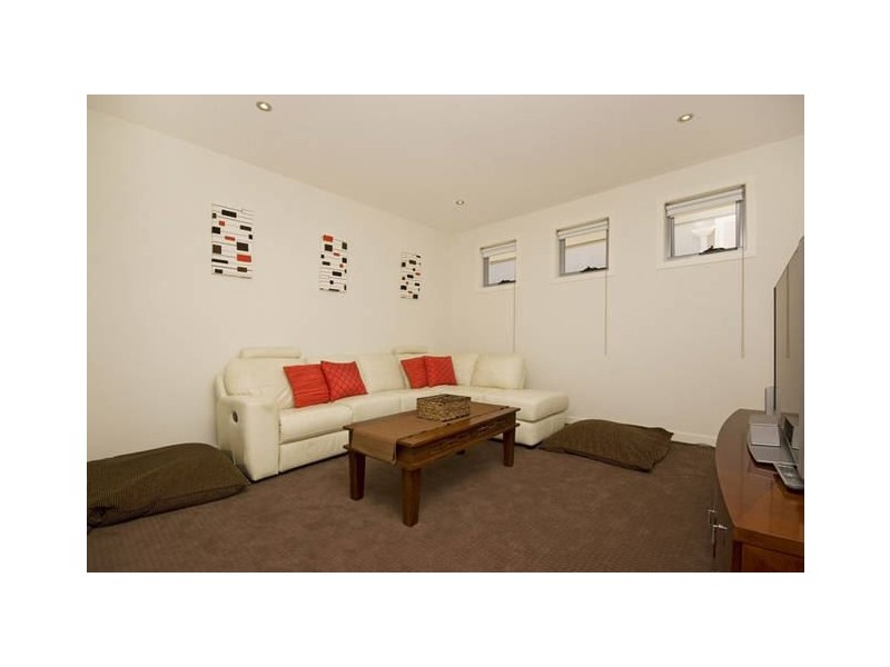 9 Iridium Drive, Hope Island QLD 4212