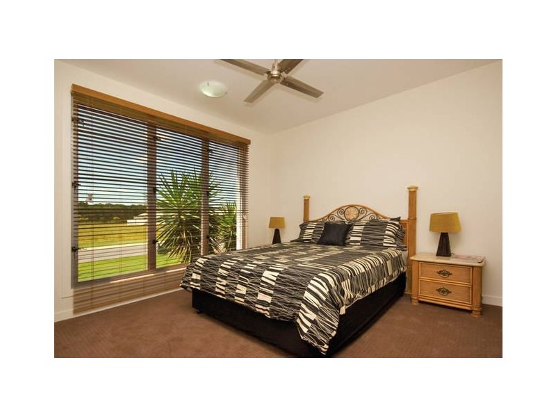 9 Iridium Drive, Hope Island QLD 4212