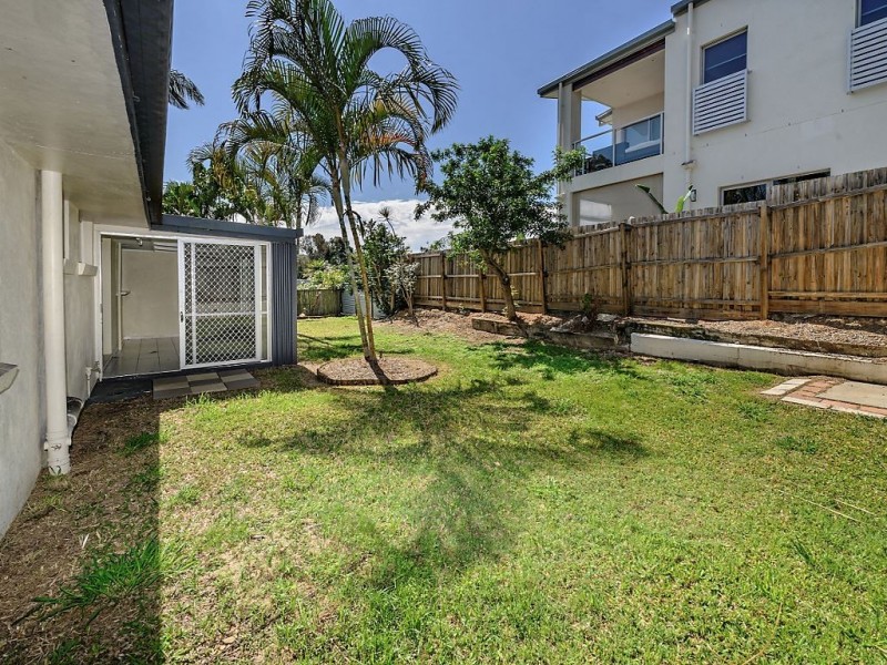 3 Camellia Avenue, Bundall QLD 4217