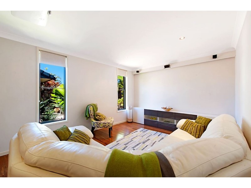 45 Wild Duck Drive, Mermaid Waters QLD 4218