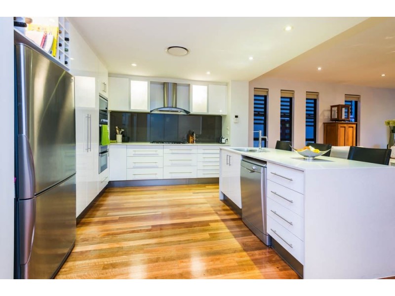 28A Ashbourne Terrace, Biggera Waters QLD 4216